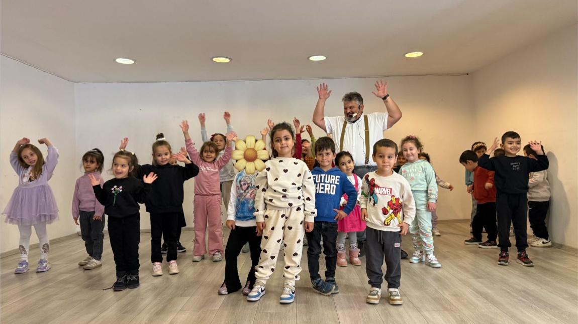 KUKLA GÖSTERİSİ